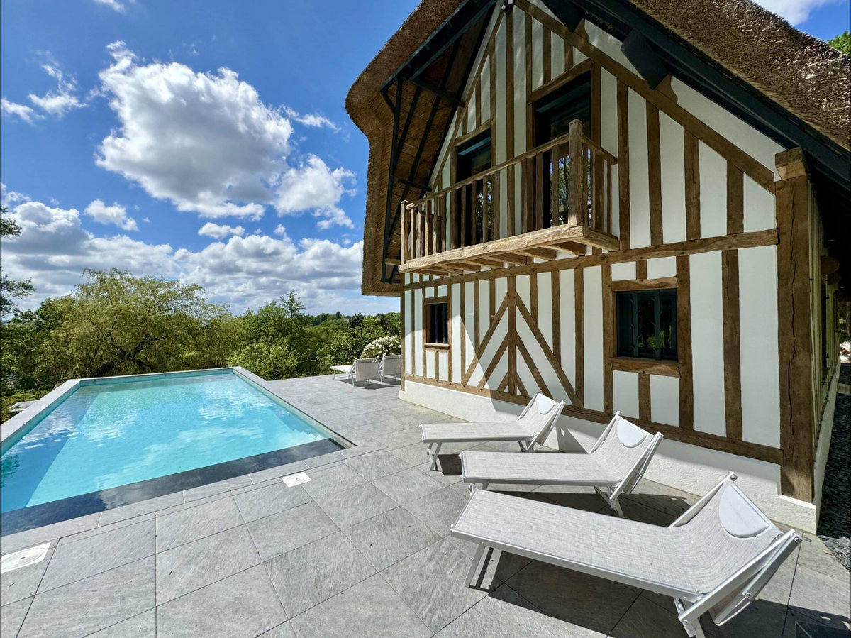 Pool and terrace at Villa Pier'Art