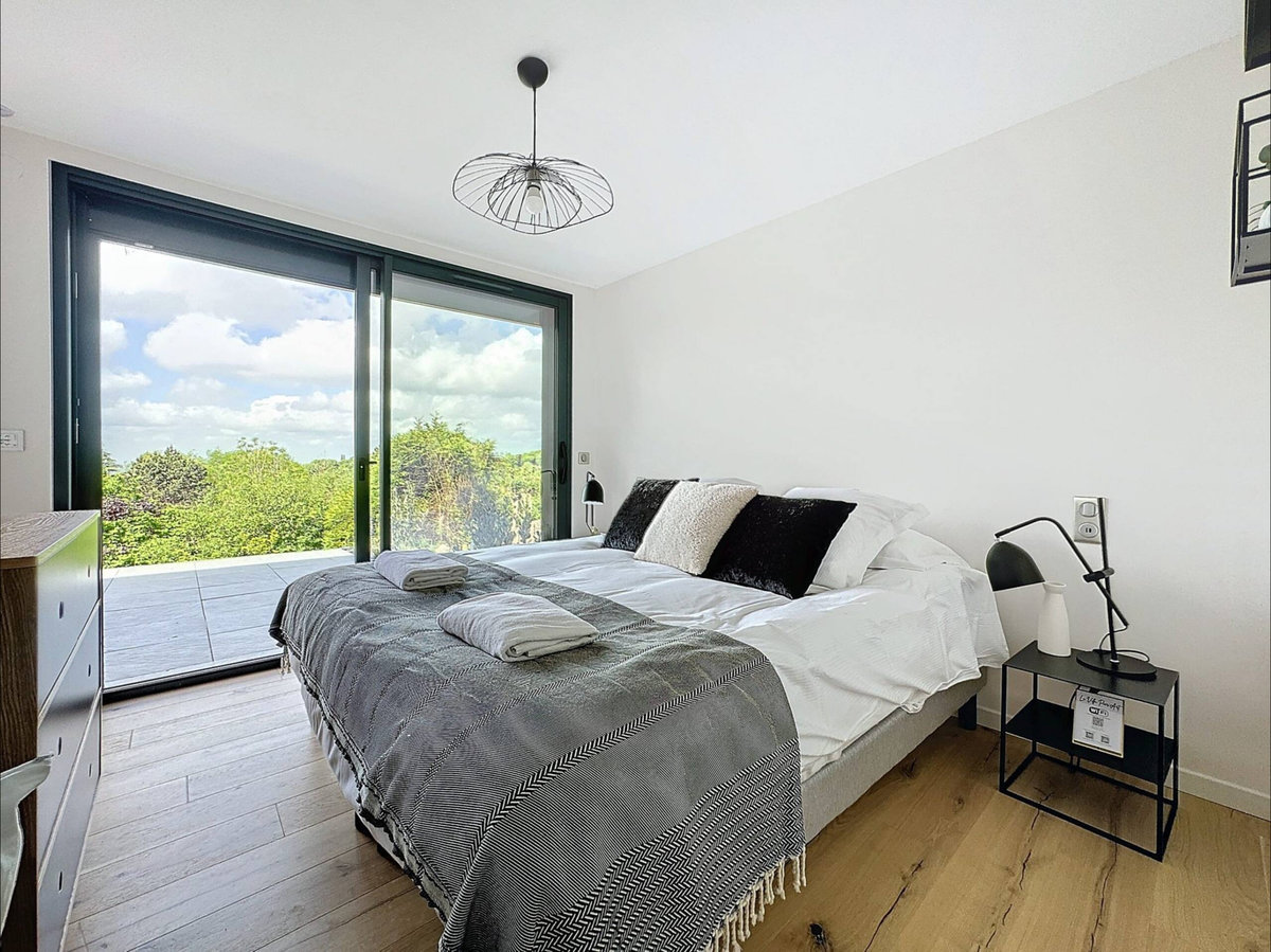 Black suite at Villa Pier’Art